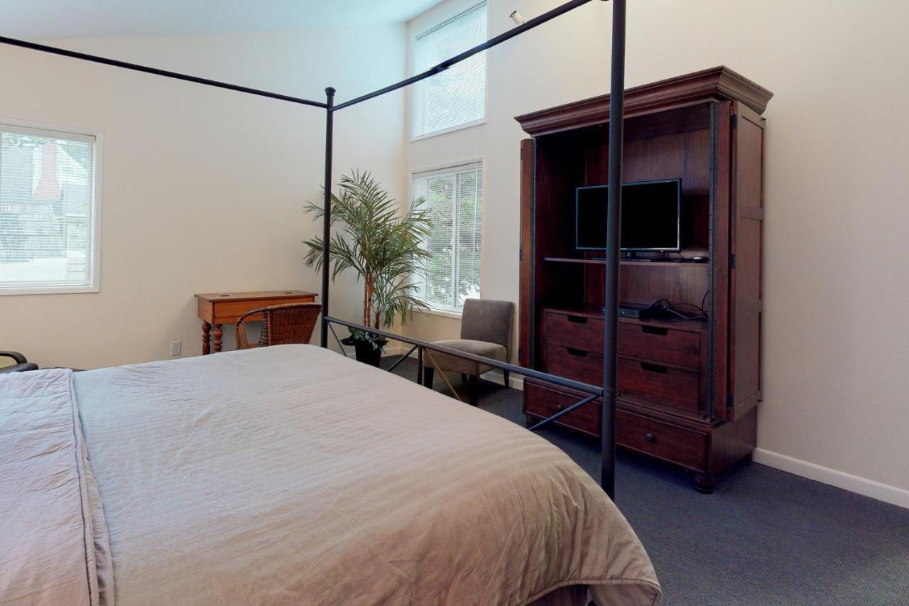 Newport'S Cypress Oceanview Home Bagian luar foto