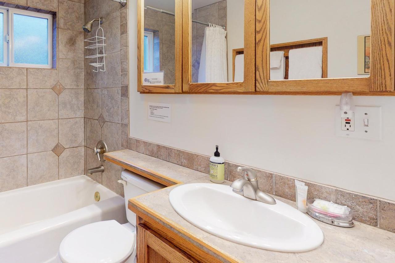 Newport'S Cypress Oceanview Home Bagian luar foto