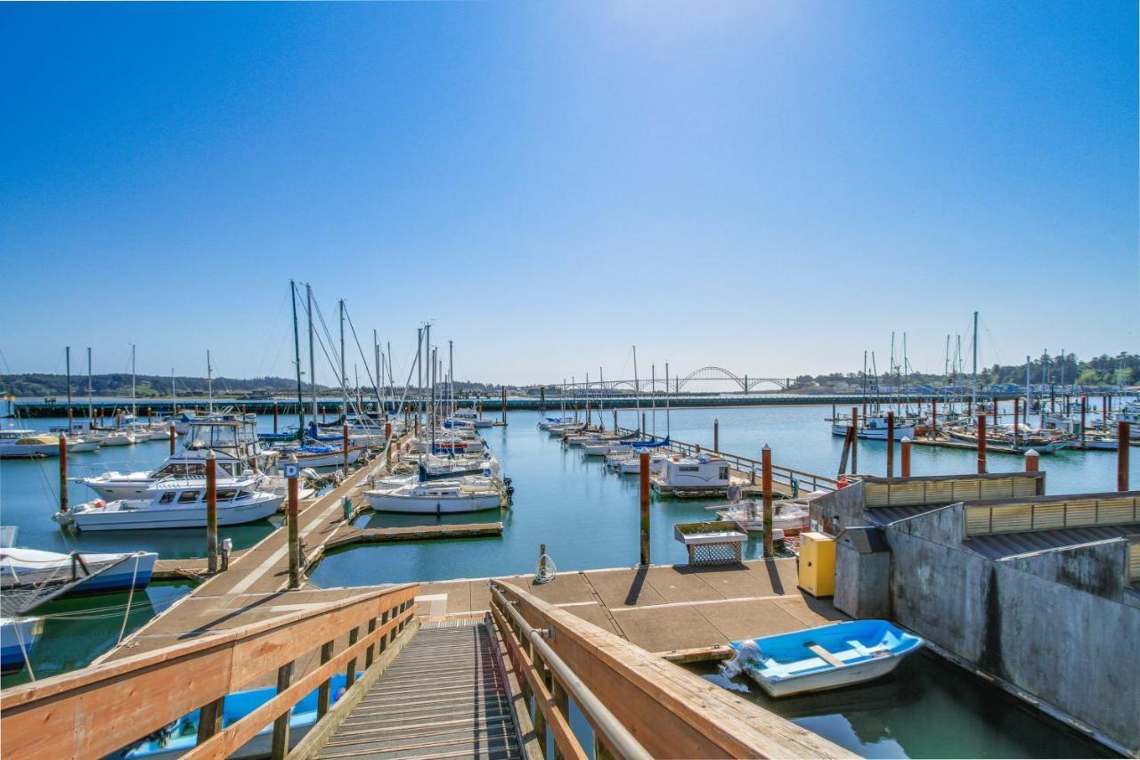 Newport'S Cypress Oceanview Home Bagian luar foto