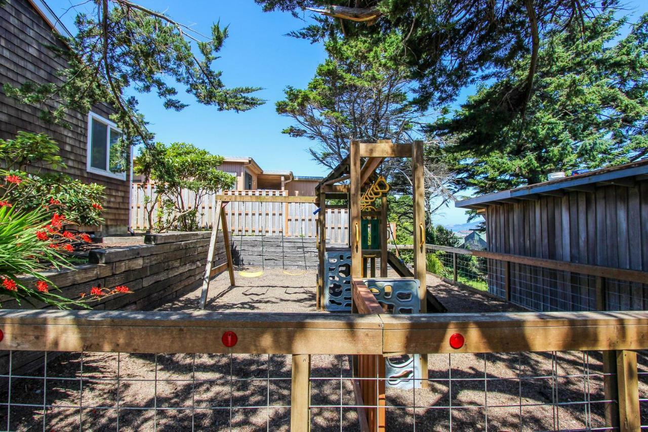 Newport'S Cypress Oceanview Home Bagian luar foto